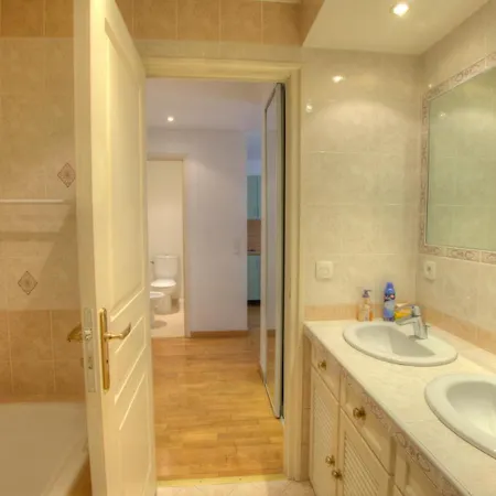 57 Antibes 3stars 150 M Beaches 4 Min Palais Festivals Apartamento *